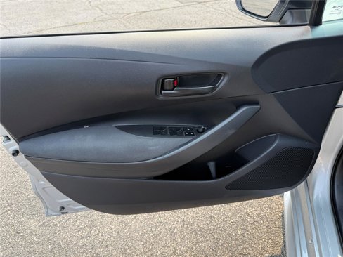 Used 2022 Toyota Corolla LE image 16