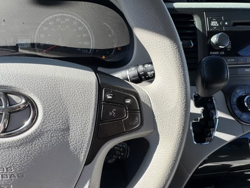 Used 2012 Toyota Sienna LE image 24