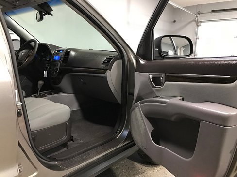 Used 2012 Hyundai Santa Fe GLS image 12