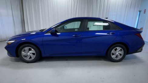 New 2025 Hyundai Elantra SE image 5