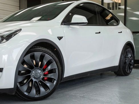 Used 2020 Tesla Model Y Performance image 14