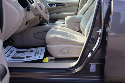 Used 2015 Nissan Pathfinder SV w/ Cargo Package image 13