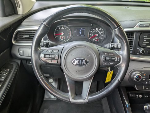 Used 2016 Kia Sorento EX image 19