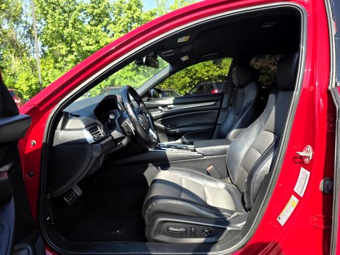 Used 2018 Honda Accord Sport image 15