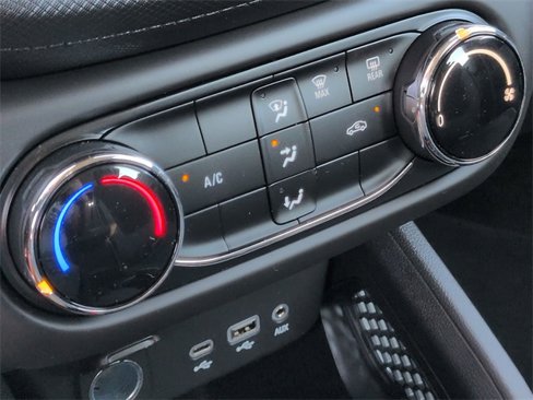 Used 2023 Chevrolet TrailBlazer LS image 25