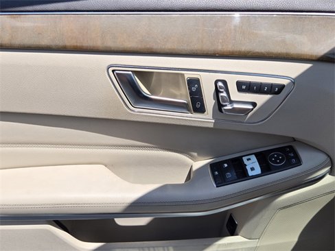 Used 2016 Mercedes-Benz E 350 Sedan image 20