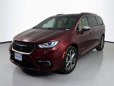 Used 2023 Chrysler Pacifica Pinnacle image 1