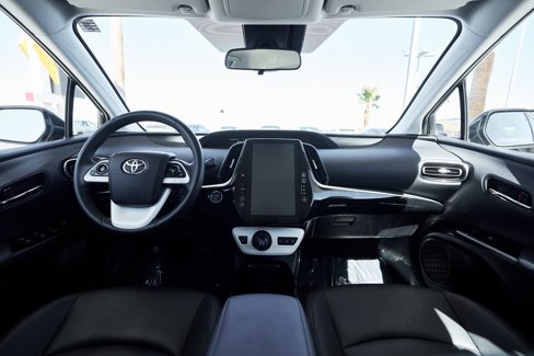 Used 2018 Toyota Prius Prime Premium image 30