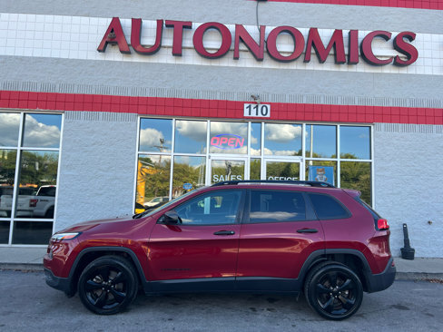 Used 2017 Jeep Cherokee Sport image 3