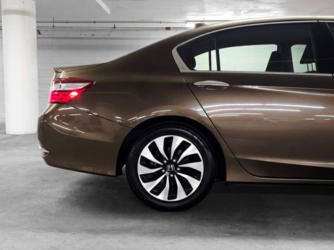 Certified 2017 Honda Accord Hybrid Sedan image 18