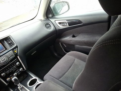 Used 2014 Nissan Pathfinder SV image 16
