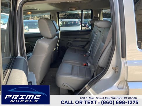 Used 2007 Jeep Commander Sport image 15