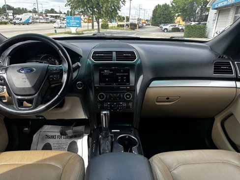 Used 2016 Ford Explorer XLT w/ Equipment Group 202A image 30