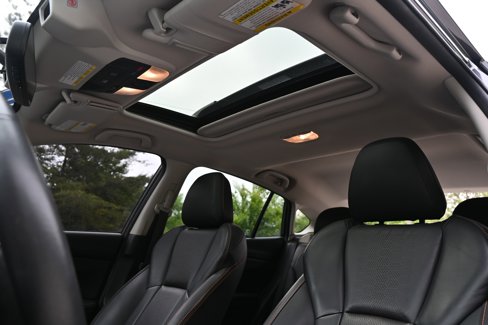 Certified 2022 Subaru Crosstrek 2.5i Limited w/ Moonroof Package 2 image 28