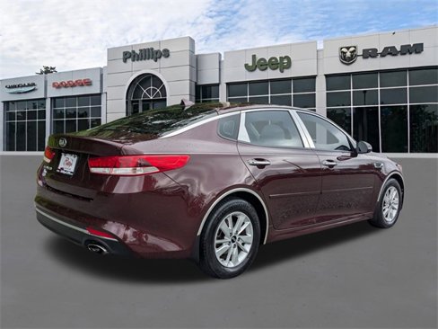Used 2018 Kia Optima LX image 3