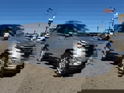 Used 2020 Chevrolet Equinox LT image 1