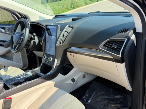 Used 2022 Ford Edge Titanium image 19