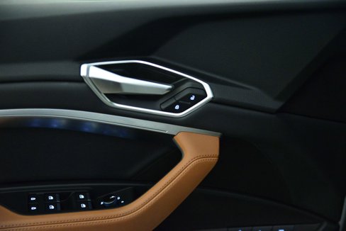 Certified 2022 Audi e-tron Premium w/ Convenience Plus Package image 24