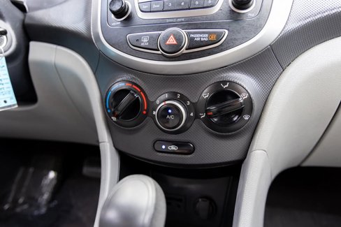 Used 2016 Hyundai Accent SE image 23