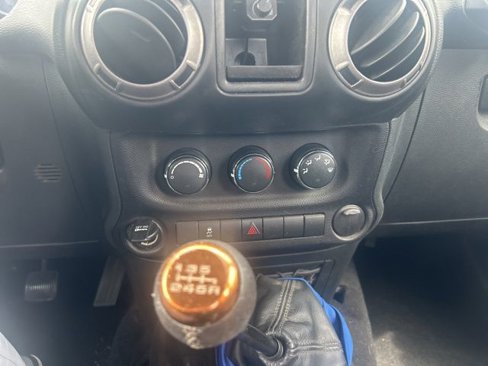 Used 2015 Jeep Wrangler Sport image 17