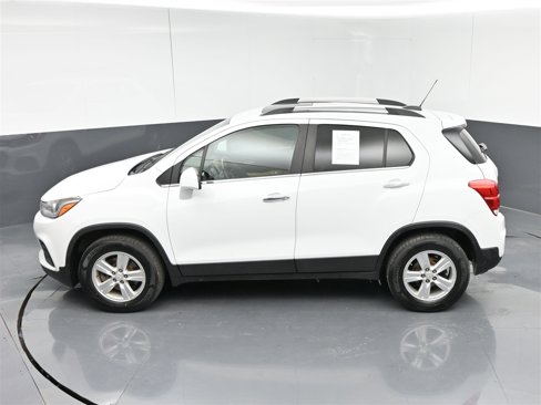Used 2017 Chevrolet Trax LT w/ Sun & Sound Package image 27