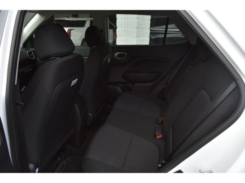 New 2025 Hyundai Venue SE image 11