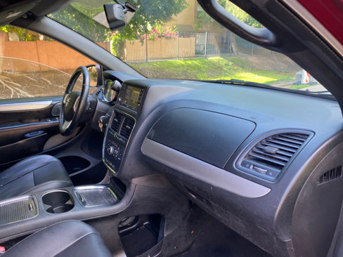 Used 2018 Dodge Grand Caravan GT image 47
