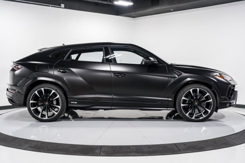 Used 2024 Lamborghini Urus S image 2