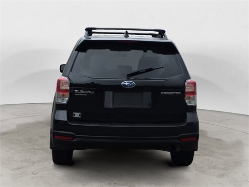 Used 2018 Subaru Forester 2.5i Premium w/ All-Weather Package image 4