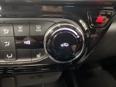 New 2025 Chevrolet Trax LT w/ LT Convenience Package image 36