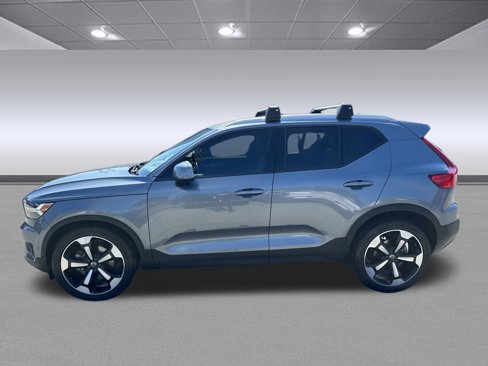 Used 2019 Volvo XC40 T5 Momentum image 6
