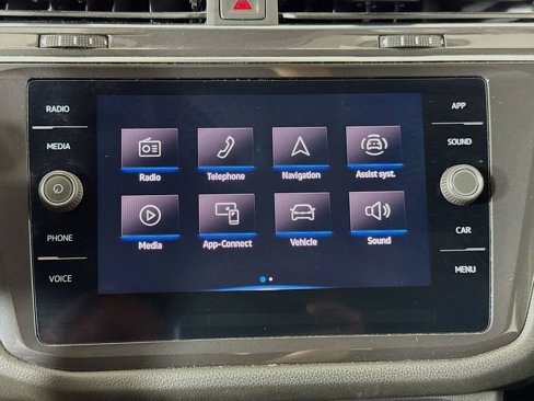 Used 2022 Volkswagen Tiguan SE image 14