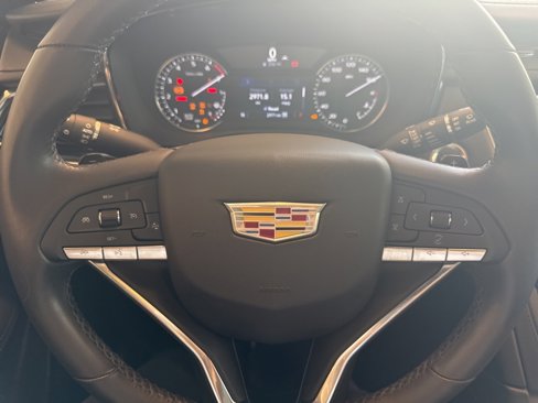 Used 2025 Cadillac XT6 Luxury image 30