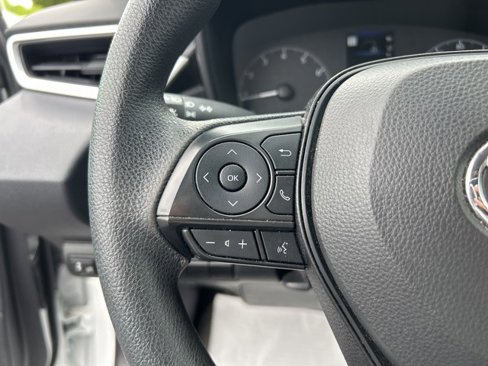 Used 2023 Toyota Corolla LE image 19