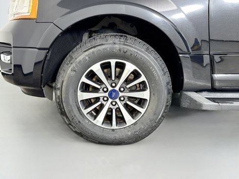 Used 2017 Ford Expedition XLT image 35