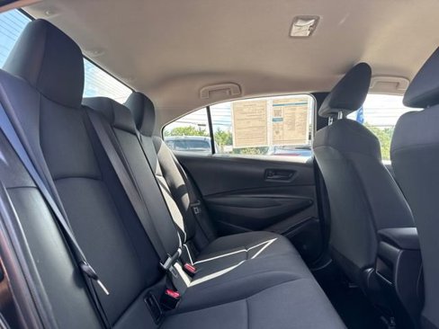 Used 2022 Toyota Corolla LE image 21