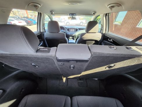 Used 2019 Kia Sorento L image 31