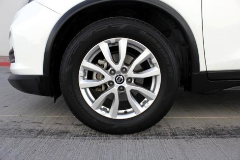 Used 2020 Nissan Rogue SV image 35