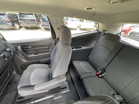 Used 2017 Chevrolet Traverse LT w/ Style and Technology Package image 23