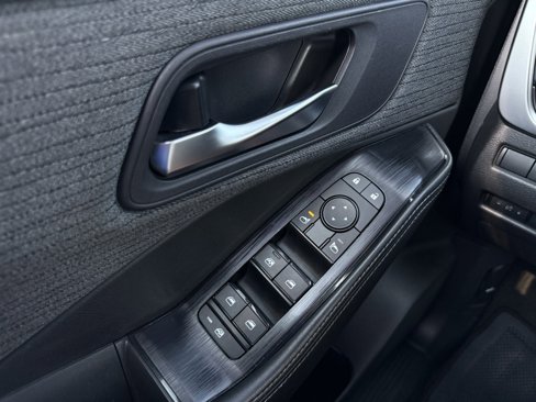 Used 2023 Nissan Rogue SV image 12