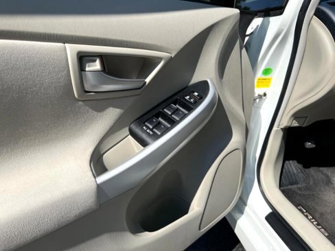 Used 2012 Toyota Prius Three image 16