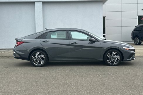 New 2025 Hyundai Elantra Sport image 3