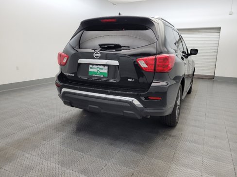 Used 2019 Nissan Pathfinder SV image 7