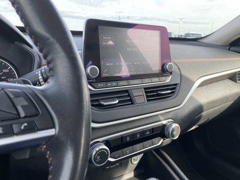 Used 2022 Nissan Altima 2.5 SR image 18