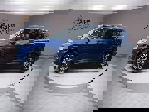 Used 2022 Nissan Rogue SV w/ SV Premium Package image 2