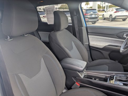 Used 2024 Jeep Compass Sport image 29