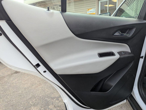 Used 2022 Chevrolet Equinox LS image 14