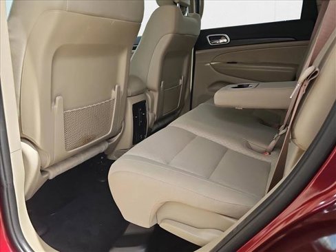 Used 2020 Jeep Grand Cherokee Laredo w/ Security & Convenience Group image 19