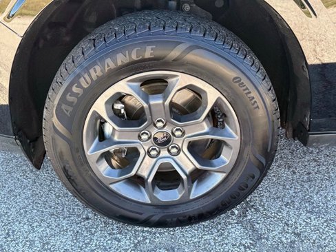 Used 2022 Ford Maverick XLT image 12