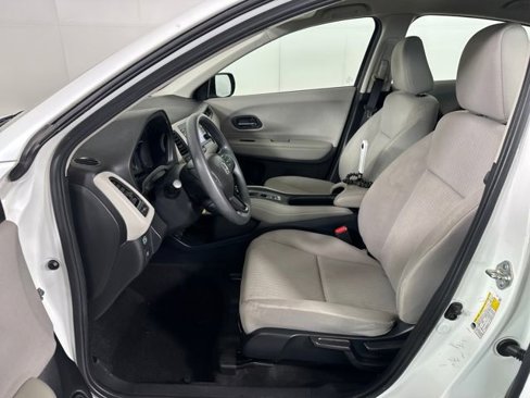 Used 2018 Honda HR-V LX image 11